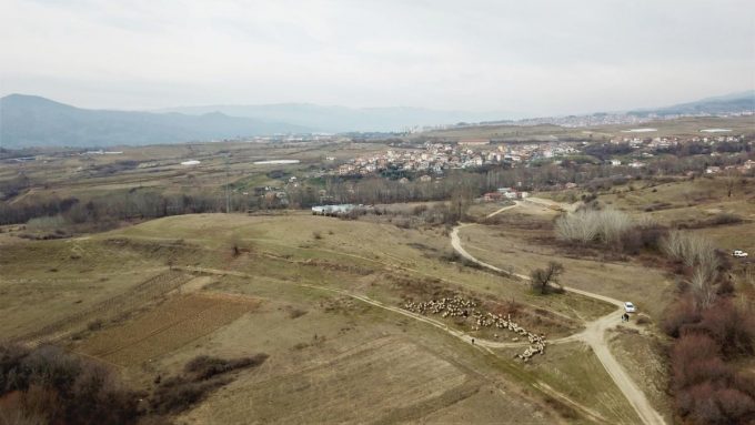 Продава 8дка земя в землището на с.Лешница