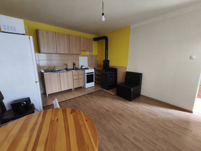 Продава къща в с. Спатово, община Сандански